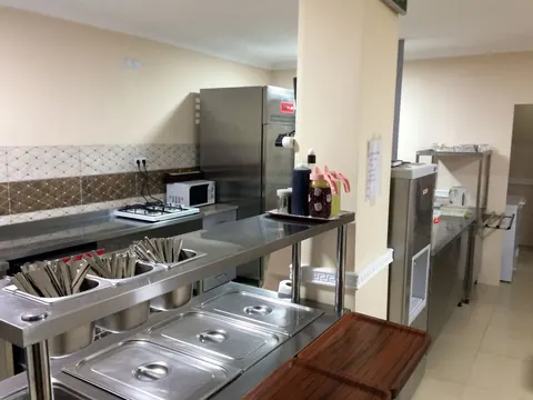 Açık büfe servis alanı ve mutfak