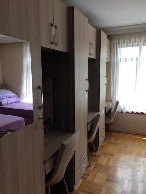 Kişiye özel dolap ve çalışma masası